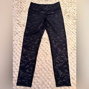 Zyia Like New Black Camo